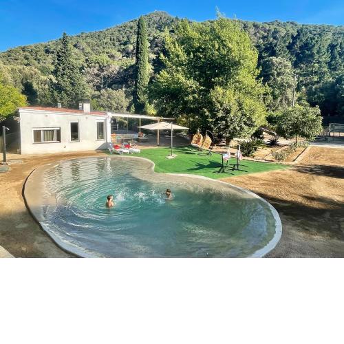 CASA RURAL EL JARDI con Piscina, Jardin y Barbacoa