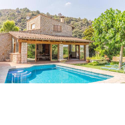 Casa rustica en lugar pintoresco
