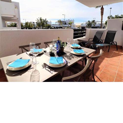 Casa Sanis apartamento con balcón y piscina comunitaria