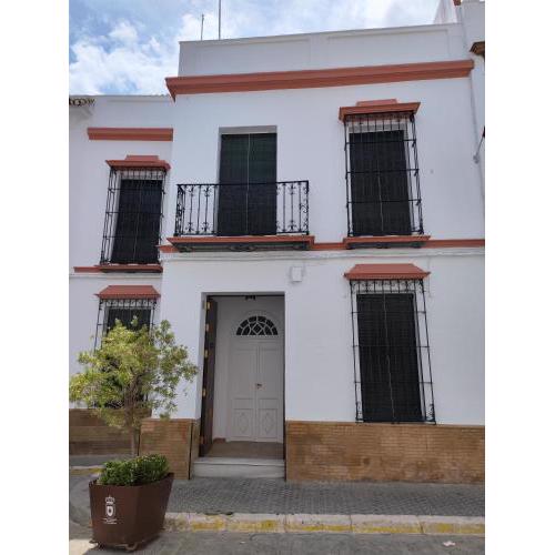 CASA SANTA MARÍA by FRENTEABASTOS