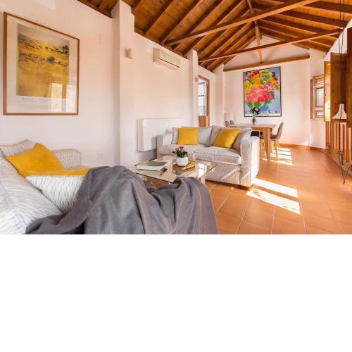 Casa típica del Albaicin con interior de diseño