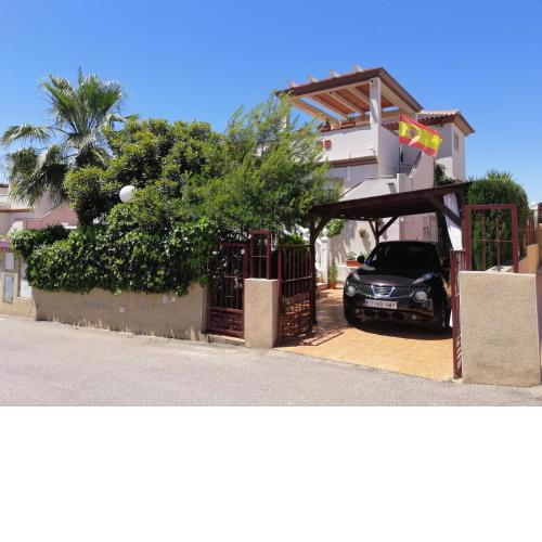 Casa tranquila en la Marina urbanización