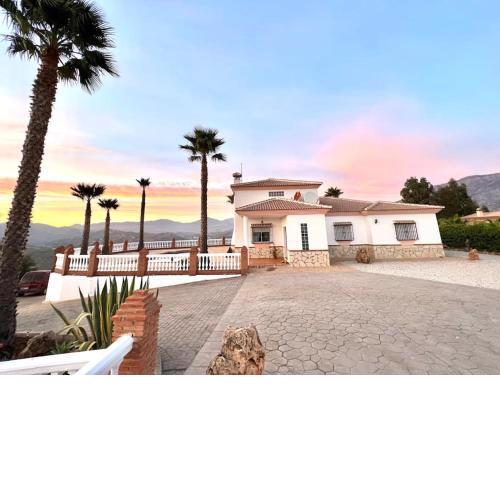 CasaBlanca Villa Rural con piscina y barbacoa