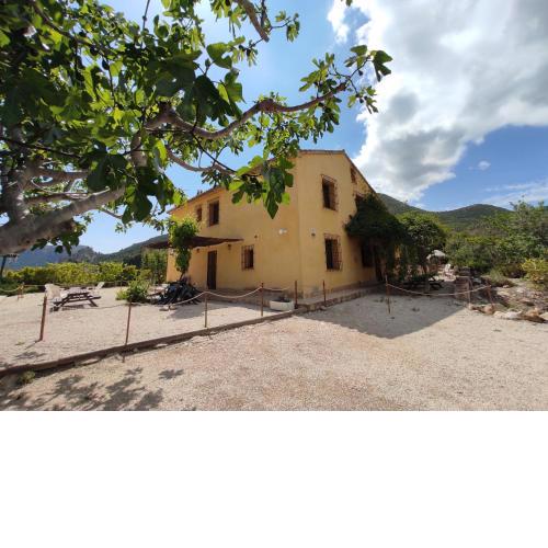 Casas Amarillas. Finca el Campillo