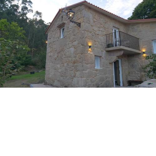 Casita a estrenar en finca con río próxima a Tui, Gondomar y Portugal.