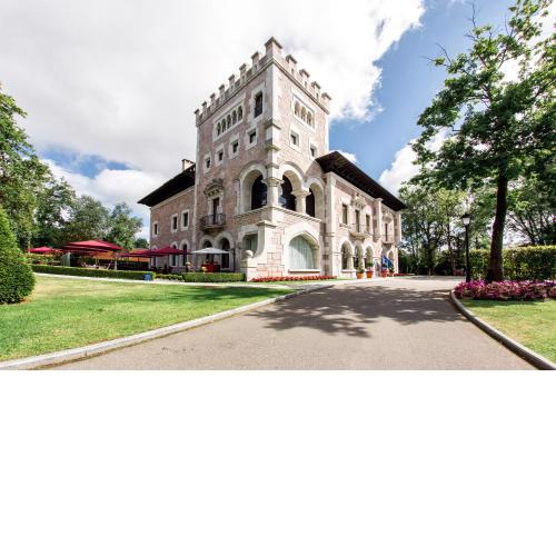 Castillo Del Bosque La Zoreda