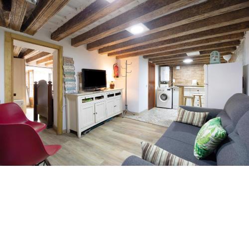 Cathedral Two Bedrooms Apartment