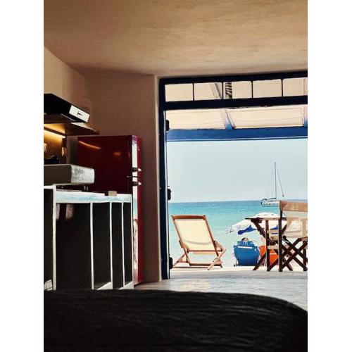 Cave Beach House Milos