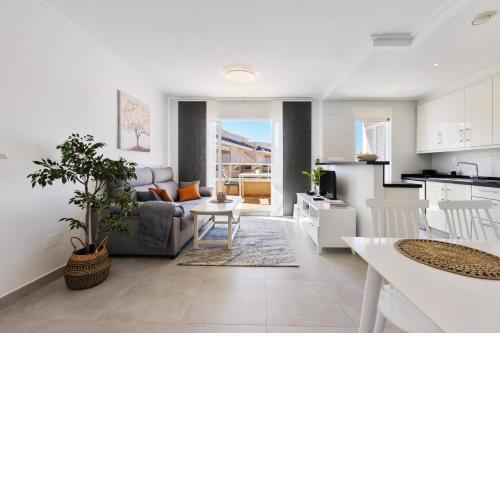 CB Living - Bright bungalow in Punta Prima