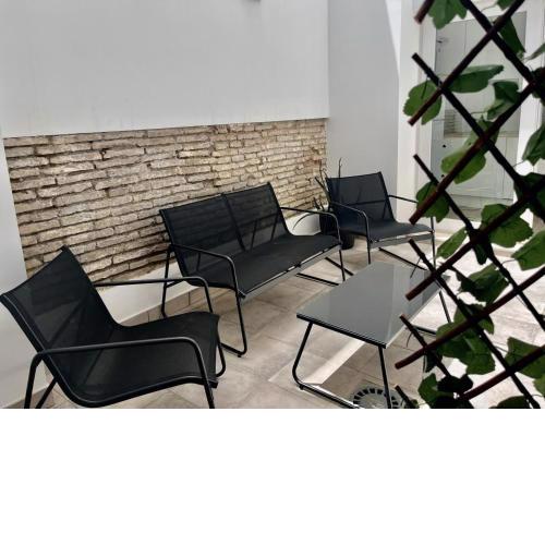 CD Patio, Charming apartment with private patio