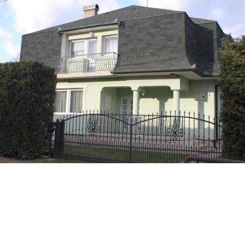 Cedar Apartment 3