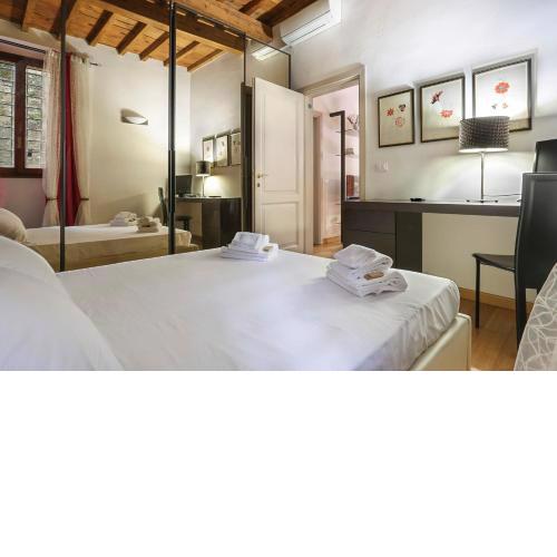 CELLINI Bright & Elegant flat in Florence-hosted by Sweetstay