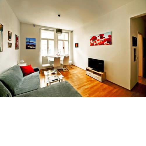 CENTER OF PRAGUE - COMFORTABLE HOME-LIKE APPARTMENT