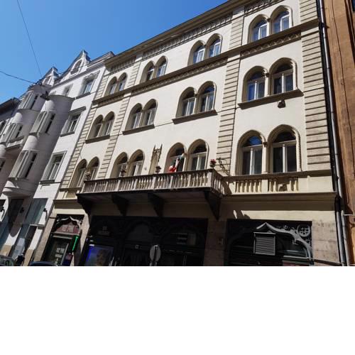 Center Opera Apartments