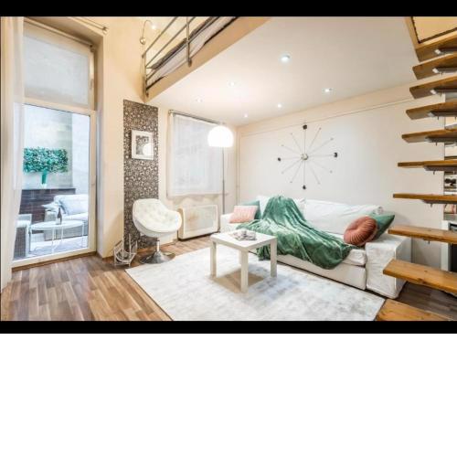 Center Studio with Patio