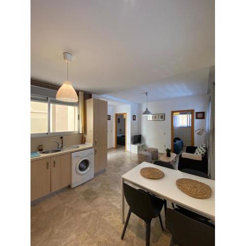 Central 2 bedrooms apartment with patio and shared rooftop
