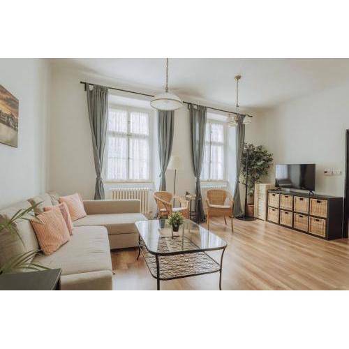 Central 3BD Apartment Old Town Square & Astronomical Clock 100 metres
