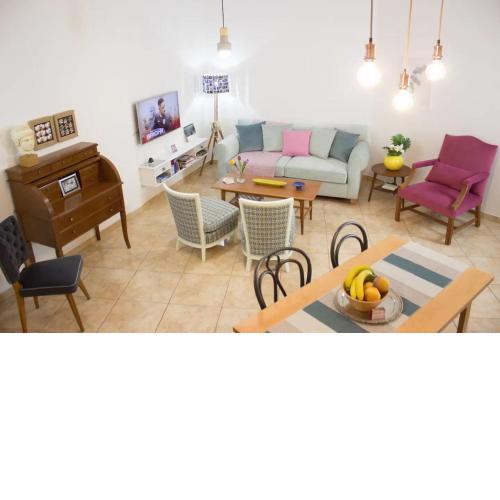 *Central Acropolis* Sleep in an Artist's apartment