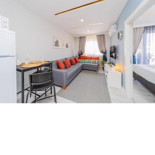 Central and Fully Furnished Flat in Muratpasa