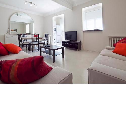 Central and Spacious Family Apartment