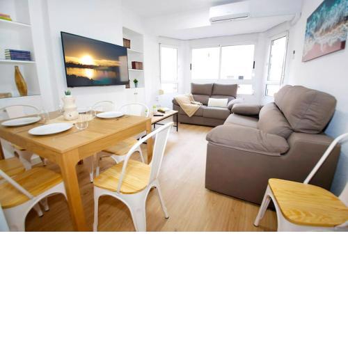 Central apartment in Alicante with AC