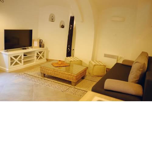 Central Apartment Reza
