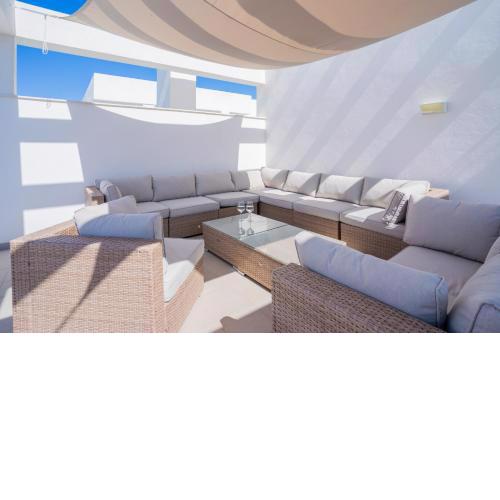 Central apartment with big roof terrace