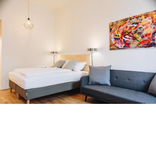 Central Apartment with garden 2 min to underground