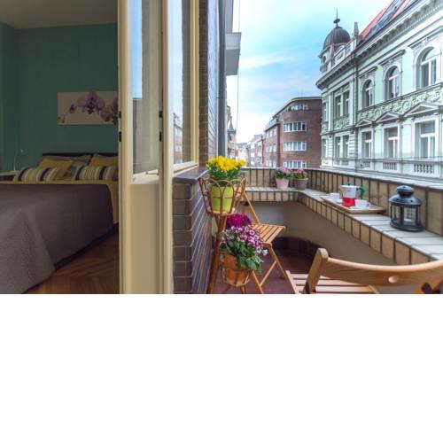 Central Apartments With Terrace