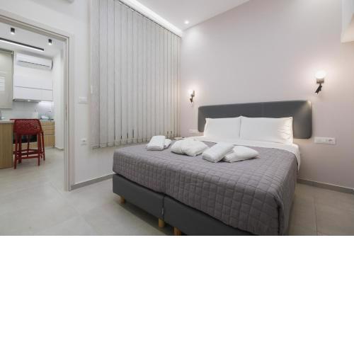 Central Apt 4 w. Yard steps to Old Town AC, Wifi