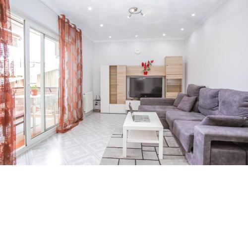 Central Beach Modernist Apartment