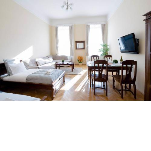 Central bright and spacious home with 3 rooms