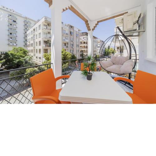 Central Flat Close to the Beach in Muratpasa