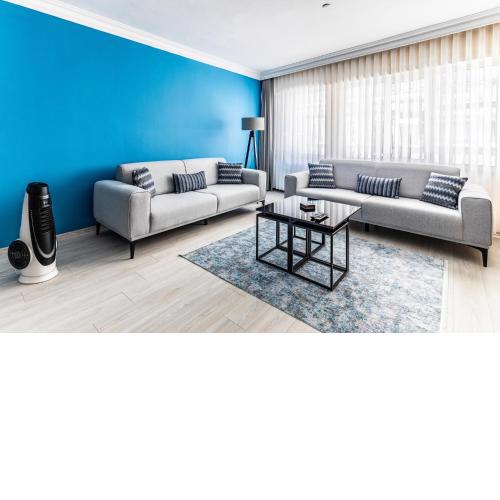 Central Flat w Balcony Near Moda Coast in Kadikoy