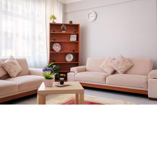 Central Flat with Balcony 2 min to Trump Towers