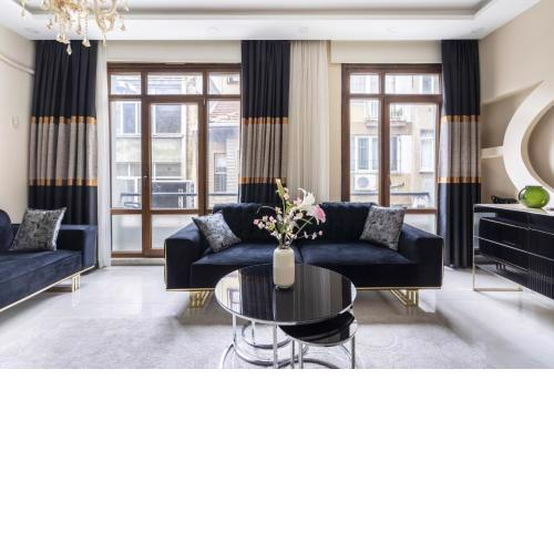 Central Flat with Balcony in Inonu Sisli