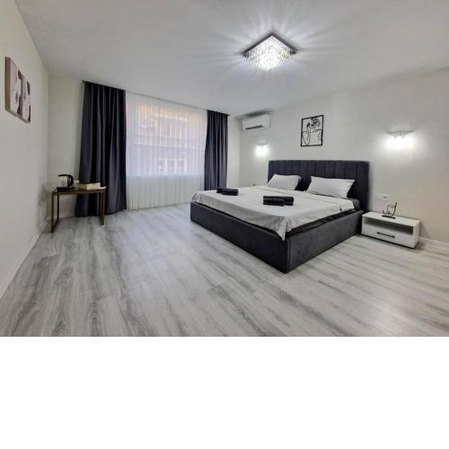 Central Luxe Apartment - Elisha