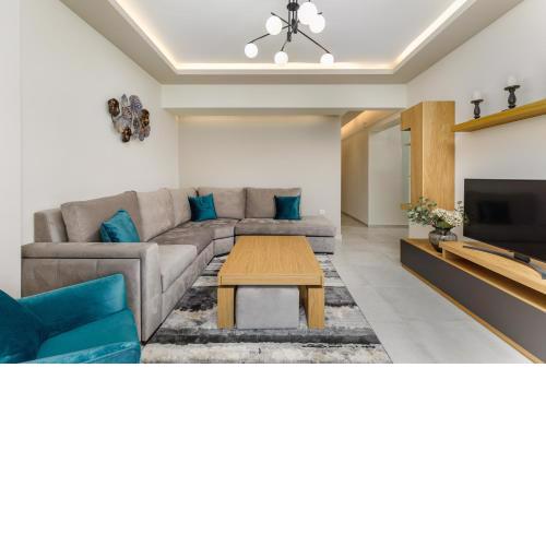 Central Luxury Apartment