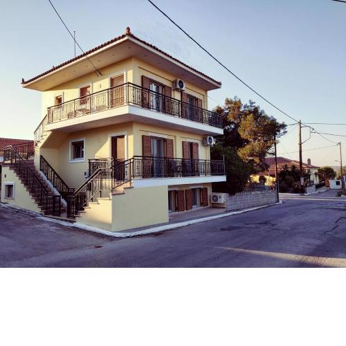 Central Moudros apartments