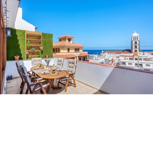 Central Penthouse, close to the Natural pools with Big terrace, ocean & city view