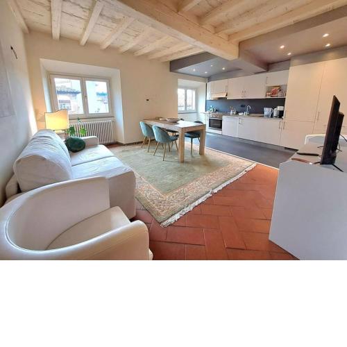 Central Penthouse With View