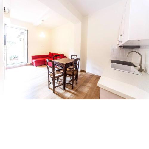 Central quiet apartment and terrace