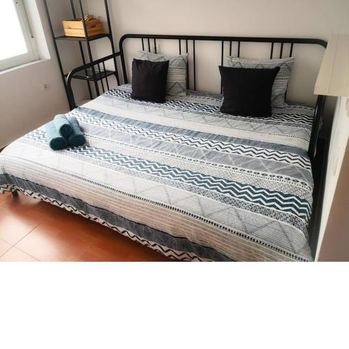 Central Studio #409 near Beaches &free WIFI