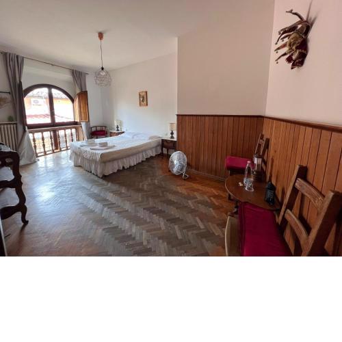 Centralissima camera doppia con bagno condiviso
