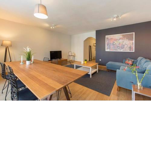 Centrally Located Huge Apartment In Cihangir
