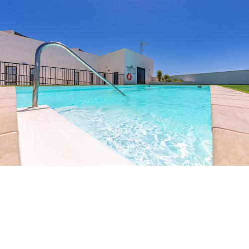 Centric, Terrace & Pool - Fiberglass WIFI