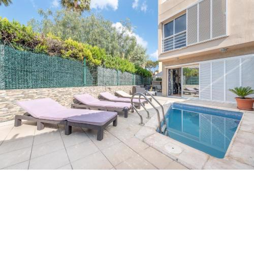 Chalet adosado con piscina