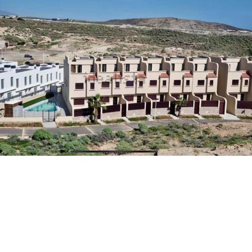 Chalet Adosado El Medano