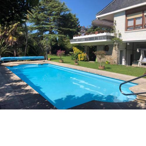 Chalet al lado de la playa con piscina privada, jardín y barbacoa, frontón, 5HABITACIONES