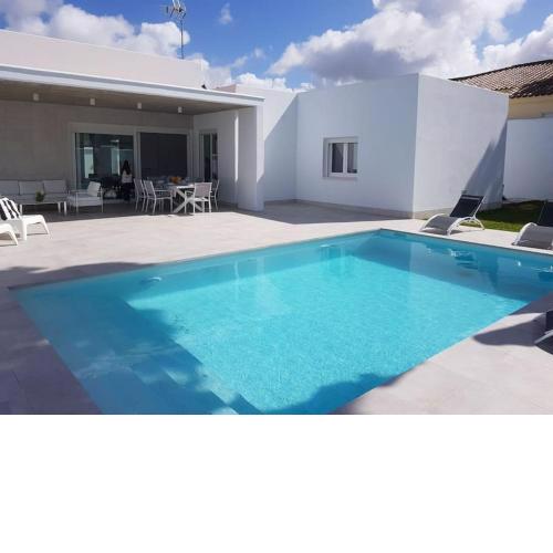CHALET ARRILUCE Plaza de parking gratis en la playa SOLO FAMILIAS